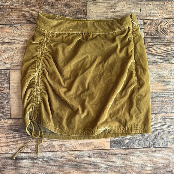 Free People Olive Mini Skirt NWT - Picture 1 of 4